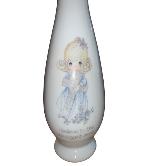 Porcelain Precious Moments Bud Vase
I Believe in the old rugged cross. - Picture 8 of 9